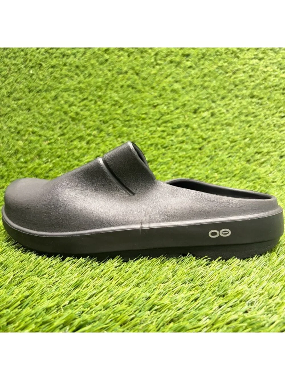 OOFOS OOcloog Clog Mens Size 8 Black Beach Outdoor Slip On Recovery Sandals